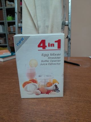 4 in 1: Mixer, Grattugia, Apribottiglie, Spremiagr