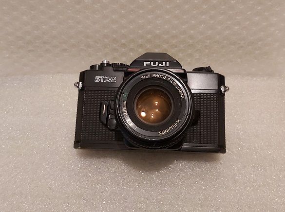 FOTOCAMERA FUJI STX-2 con X-FUJINON DM 50 f1.9