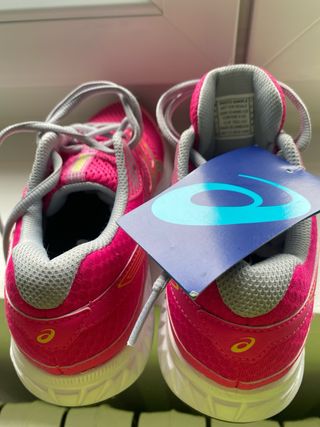 Zapatillas Asics Contend rosa fucsia .