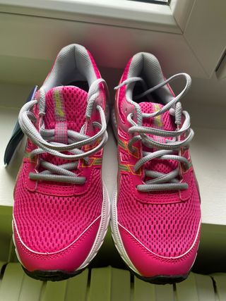 Zapatillas Asics Contend rosa fucsia .