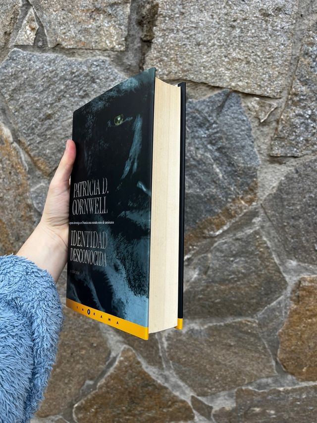 Libro / Llibre Identidad Desconocida