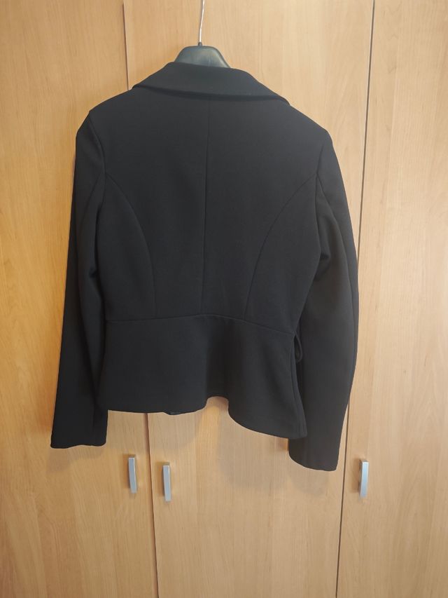 Chaqueta negra americana