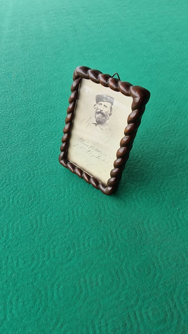 Foto del 1870 di Garibaldi in cornice originale.