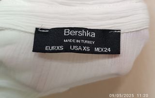 Blusa blanca crop, manga larga