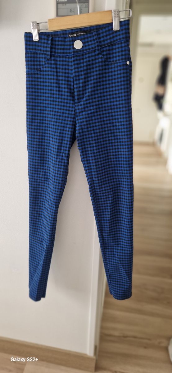 Pantalón de cuadros de Zara
