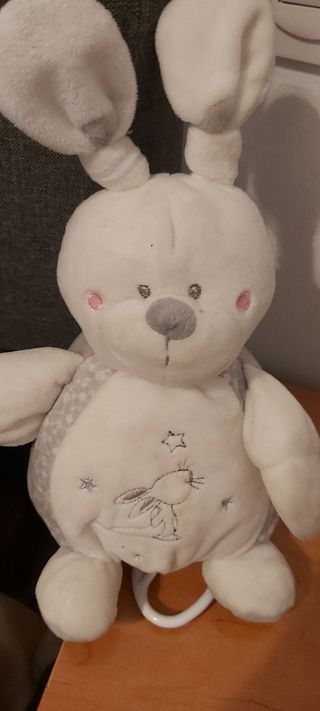 Cigüeña porta bebe