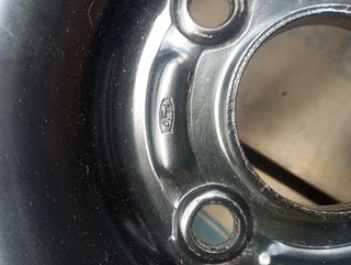 Llantas originales Ford de antiguo stock .