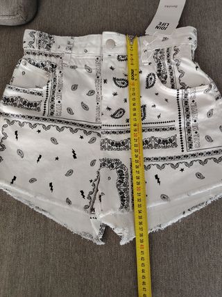 Shorts Bershka blancos - Talla 38