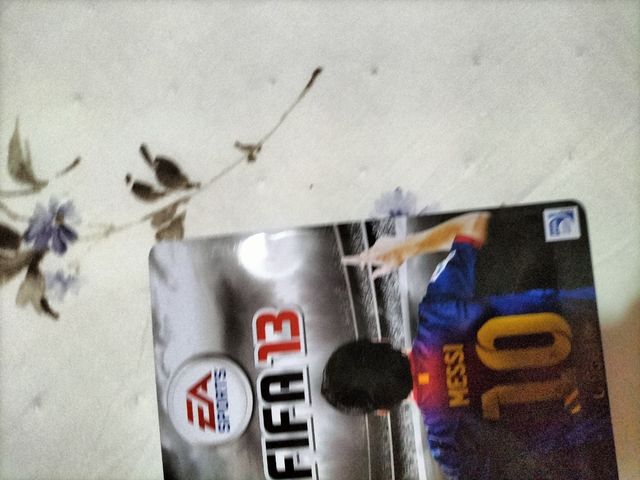 Caja metálica fifa 13