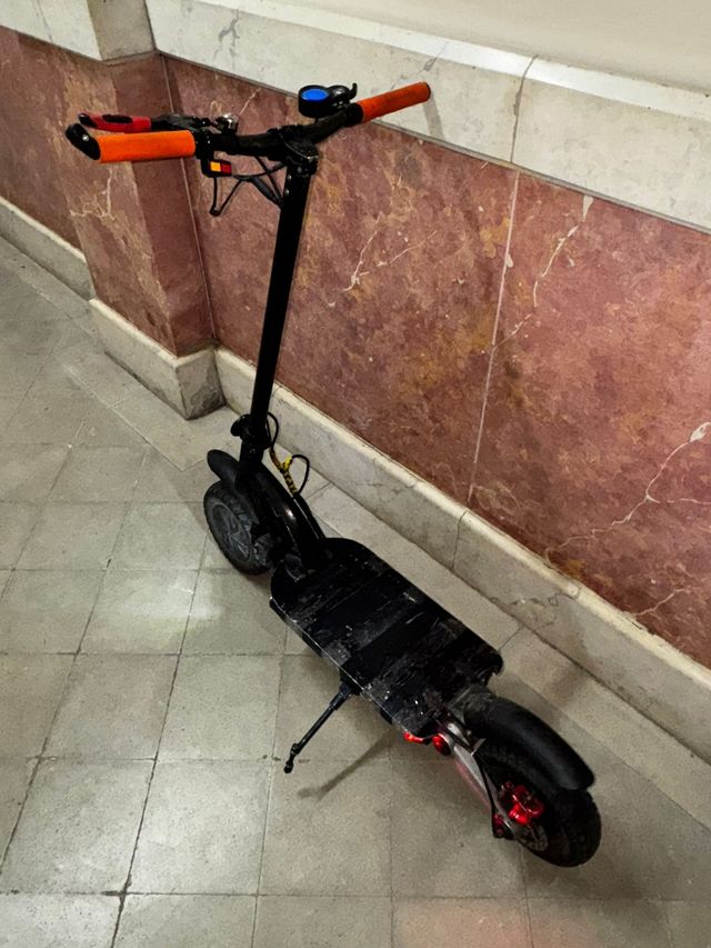 Patinete eléctrico plegable