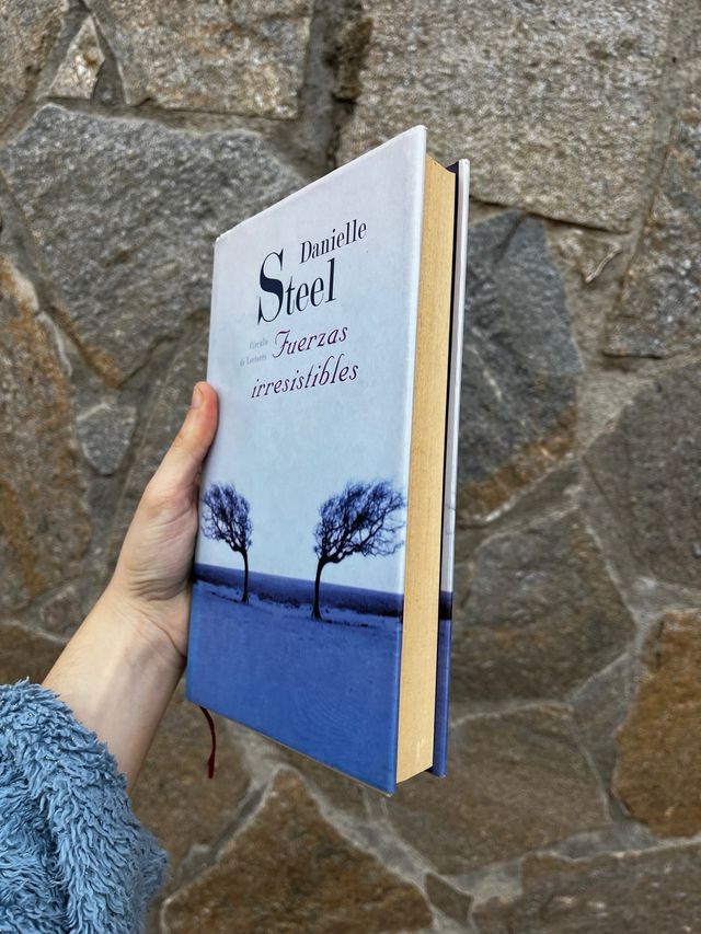 Libro / Llibre Fuerzas irresistibles