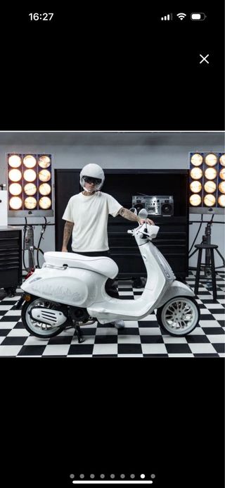 Vespa Primavera 125cc Justin Bieber