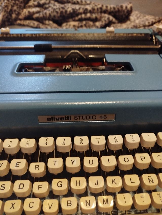 Maquina escribir olivetti studio 46