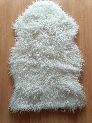 Alfombra blanca de fleece