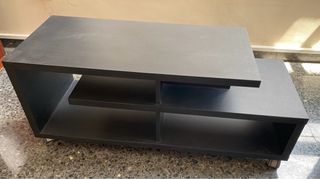 Mueble bajo con ruedas