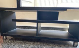 Mueble bajo con ruedas
