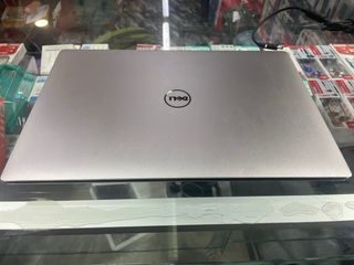 Ordenador Portatil: DELL XPS15 9560