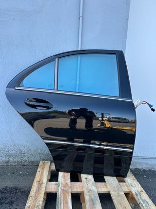Puerta trasera derecha. Mercedes W203