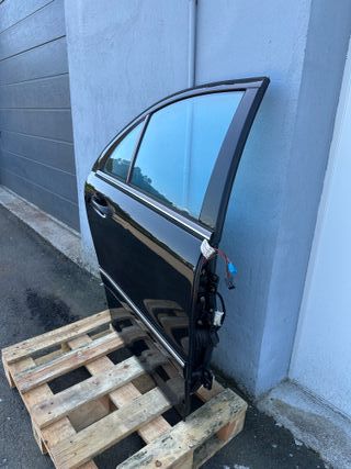 Puerta trasera derecha. Mercedes W203