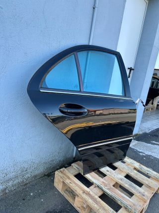 Puerta trasera derecha. Mercedes W203