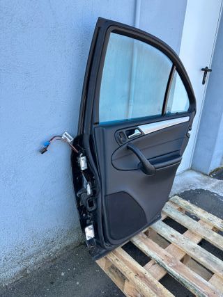 Puerta trasera derecha. Mercedes W203