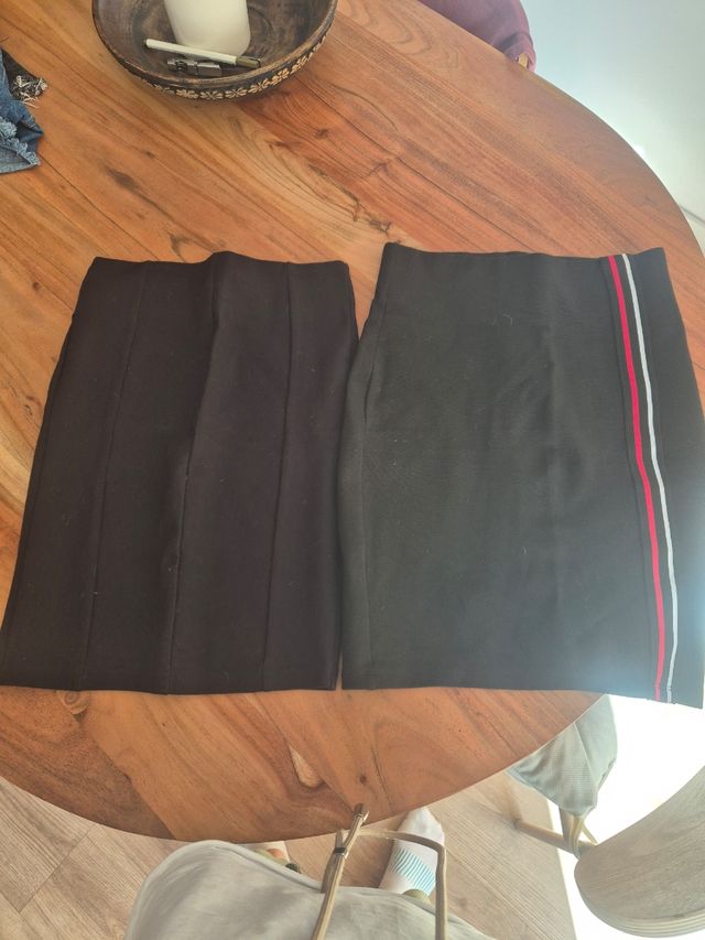 2 Faldas negras Stradivarius Poco uso