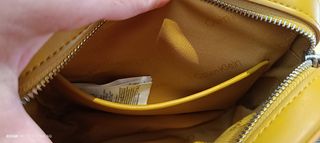 Bolsito Calvin Klein amarillo