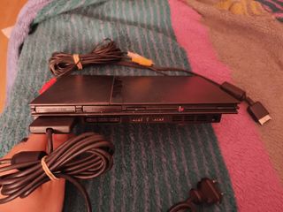 PS2 (PlayStation 2) negra + mando