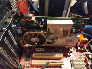 Tarjeta gráfica Sapphire Radeon X1600 Pro