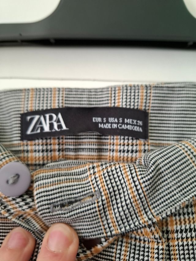 Pantalones Zara