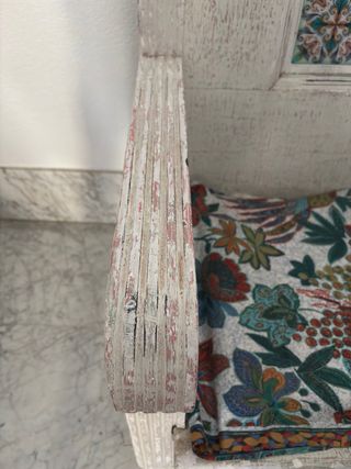 Butaca tipo trono antiguo de madera restaurada