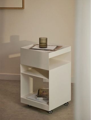 Carrito auxiliar metálico blanco