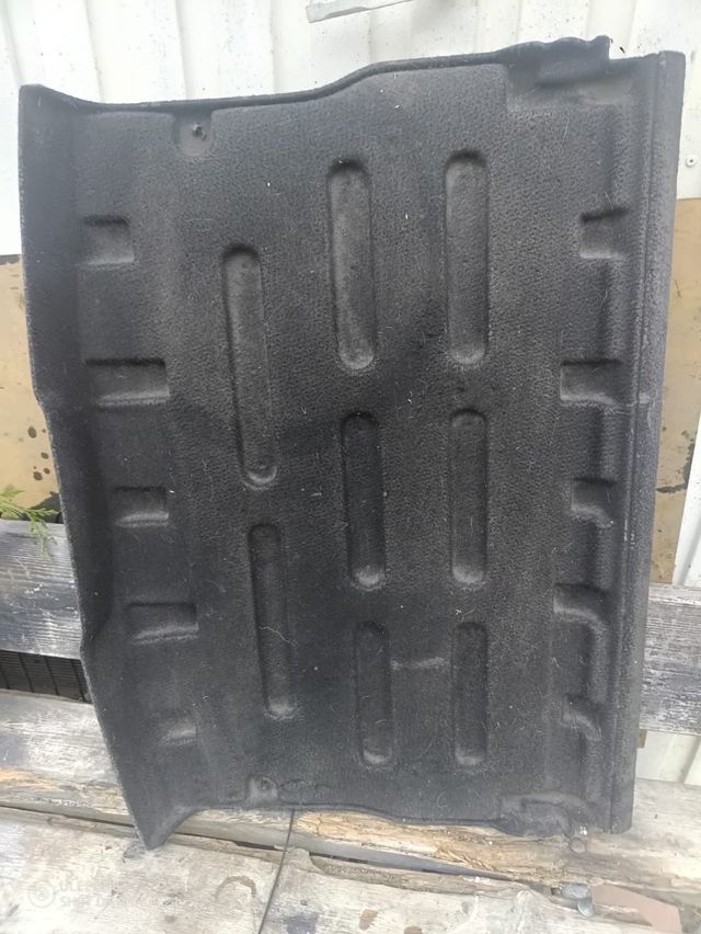 Bandeja cubremaletero coche