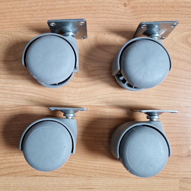 4 Ruedas giratorias para muebles