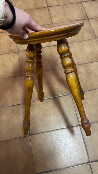 Taburete madera antiguo