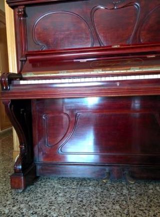 Piano Vertical Antiguo