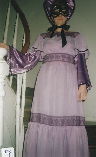 VESTIDO DAMA MORADA 2
