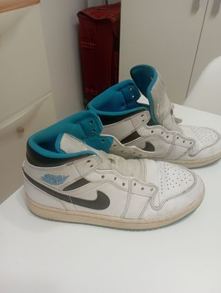 nike air jordan 1 mid laser blue