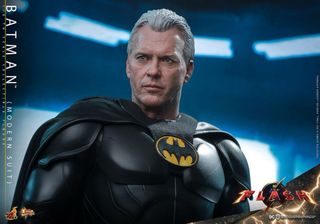 Hot Toys MMS712 Batman Modern Suit Michael Keaton