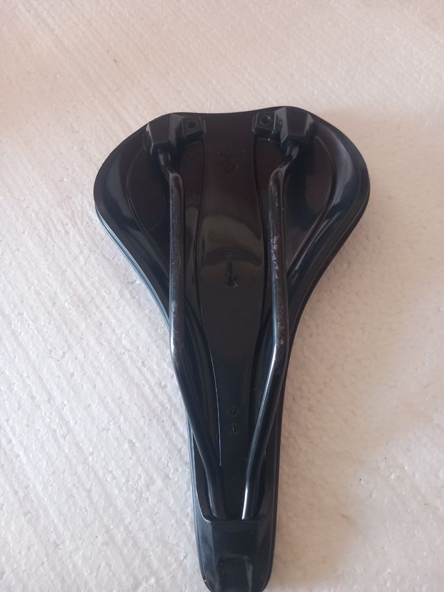 Sillín de bicicleta de montaña