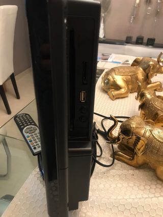Television HDMI OKI con  mando
