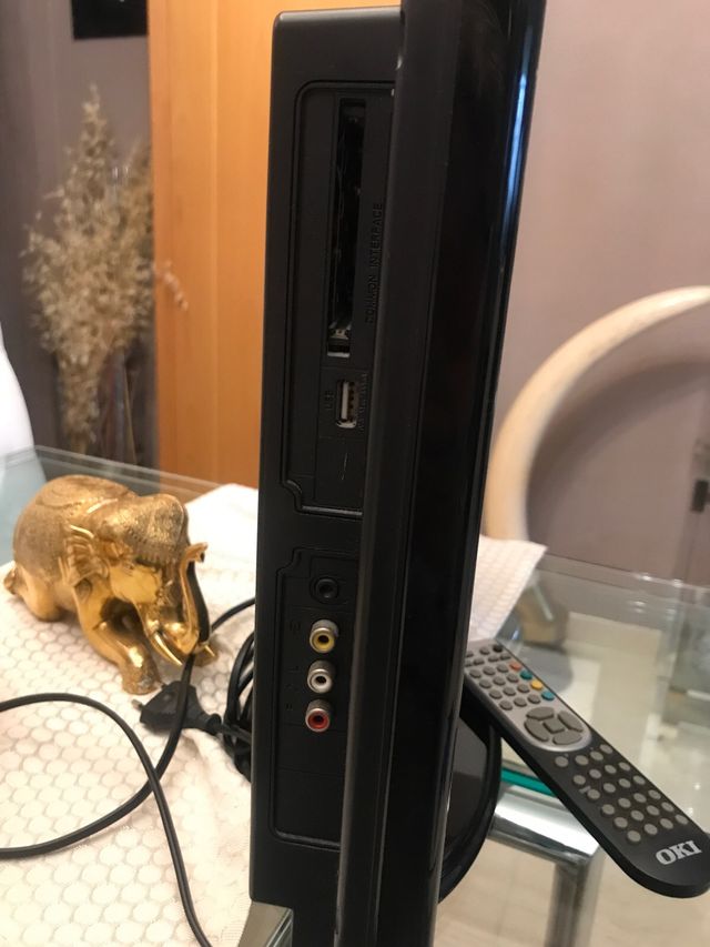 Television HDMI OKI con mando