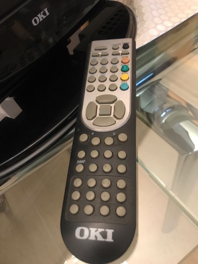 Television HDMI OKI con mando