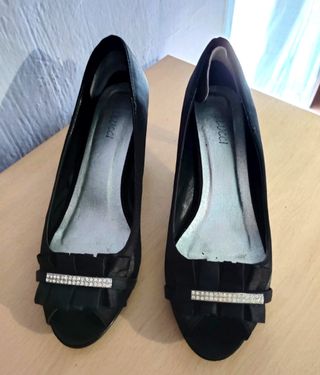 Tacones negros talla 40
