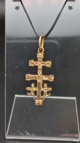 J - 0718 Colgante cruz de Caravaca