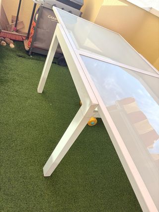 Mesa y 4 sillas de jardin