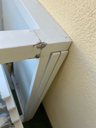 Mesa y 4 sillas de jardin