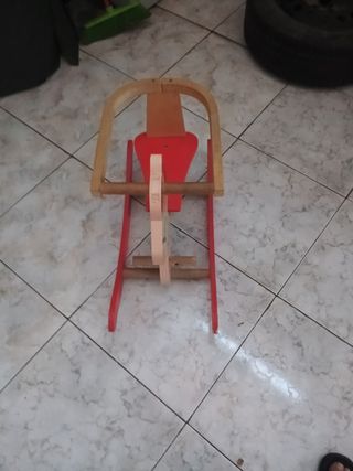 Caballo balancín madera infantil