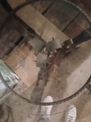 Mesita antigua de forja y cristal