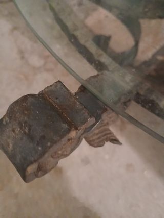 Mesita antigua de forja y cristal